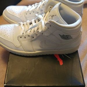 Air Jordan I white